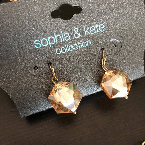 Statement beaded necklace and matching earrings - Picture 5 of 5